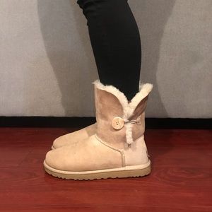 UGG Bailey Button Boot - Size 8